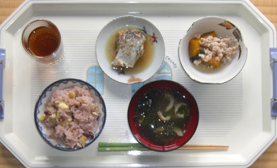 栗おこわ、煮魚